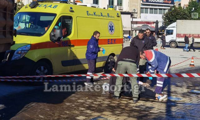 Λαμία: Ατύχημα για νεαρή γυναίκα στην πλατεία Πάρκου - Δείτε εικόνες