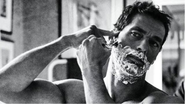David Gandy: Ο πιο όμορφος άνδρας του κόσμου κάνει διακοπές στη Σύρο [Εικόνες]