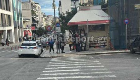 Λαμία: «Νταής» οδηγός έριξε κουτουλιά σε δημοτικό αστυνομικό στο κέντρο της πόλης