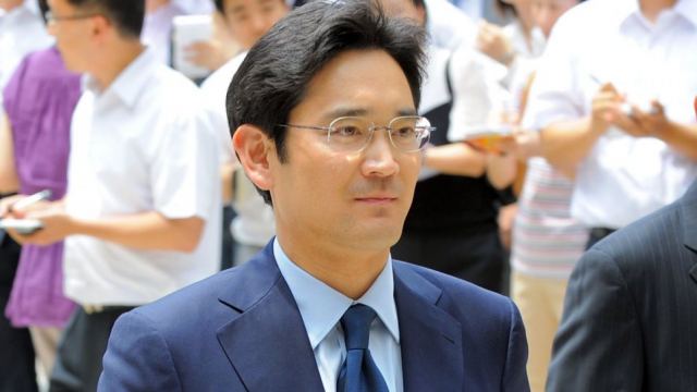 Samsung: Ένταλμα σύλληψης για τον δισεκατομμυριούχο αντιπρόεδρο της εταιρείας