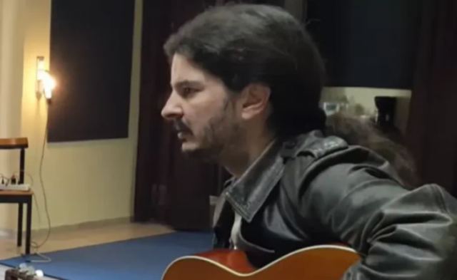 Θρήνος στην ελληνική μουσική: Πέθανε ο κιθαρίστας Κώστας Γεράκης σε ηλικία μόλις 40 ετών