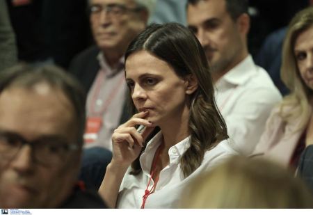 Μετρά αντίστροφα για αποχώρηση η Έφη Αχτσιόγλου -Στη δίνη ο ΣΥΡΙΖΑ με αρνητικές δημοσκοπήσεις