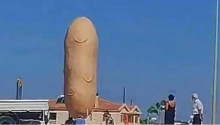 Κύπρος: Μια πατάτα στην είσοδο χωριού προκαλεί σχόλια στα social media