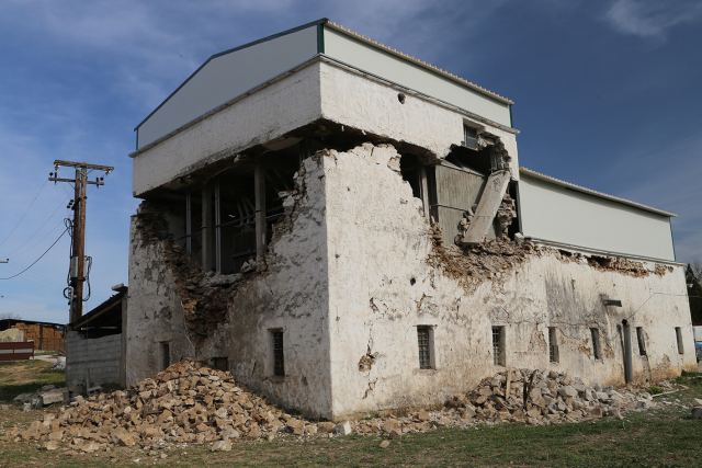 Καταστράφηκε μύλος στο Αμούρι Ελασσόνας από τους σεισμούς (φωτ. &amp; βίντεο)