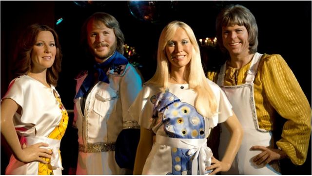 Η επιστροφή των ABBA: Διαζύγια, αυτοκτονία, θανατηφόρο τροχαίο και πολύς πόνος σημάδεψε την ιστορία τους