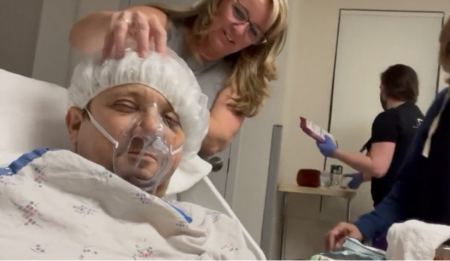 Jeremy Renner: Δεν χάνει το χιούμορ του - Το νέο βίντεο μέσα από το νοσοκομείο