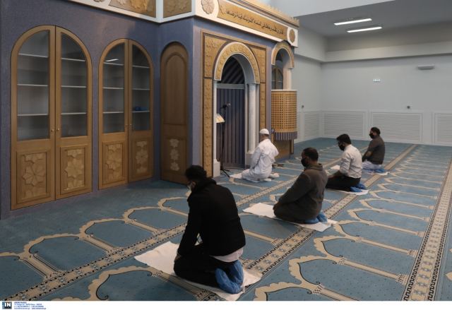 Τι είδαμε μπαίνοντας στο νέο ισλαμικό τέμενος της Αθήνας