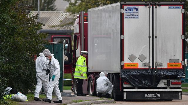 Φρίκη στο Έσεξ: Κατηγορίες σε βάρος 27χρονου για τον εντοπισμό 39 πτωμάτων σε φορτηγό ψυγείο