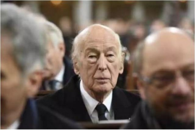 Βαλερί Ζισκάρ ντ’ Εστέν: Πέθανε από επιπλοκές του κορωνοϊού ο πρώην πρόεδρος της Γαλλίας
