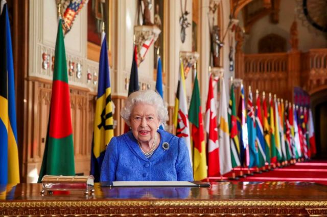 Βασίλισσα Ελισάβετ: Τα είπε στους Βρετανούς για να τ’ ακούσουν ο Χάρι και η Μέγκαν