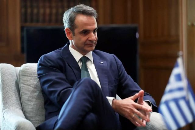 Ο Μητσοτάκης ενημερώνει τους πολιτικούς αρχηγούς για τα ελληνοτουρκικά