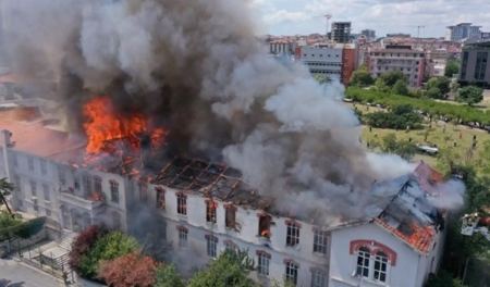 Κωνσταντινούπολη: Ο Πατριάρχης για τη μεγάλη φωτιά στο νοσοκομείο του Μπαλουκλί – «Ευτυχώς δεν έχουμε νεκρούς»