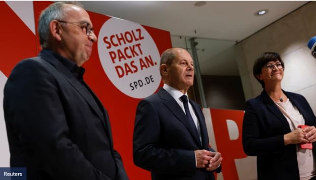 Γερμανία: Άρχισαν οι διερευνητικές επαφές μεταξύ SPD, Πρασίνων και FDP