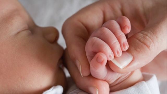 Κορωνοϊός - Νέα έρευνα: Πώς συνδέονται περιστατικά ενδομήτριου εμβρυϊκού θανάτου με τη λοίμωξη της εγκύου