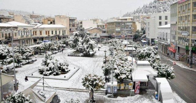 Χιόνια στη Λαμία και τη Φθιώτιδα από τα μεσάνυχτα - Ισχυρός παγετός έως την Τετάρτη!