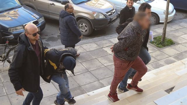 Θεσσαλονίκη: Προφυλακιστέοι οι τρεις κατηγορούμενοι για τον φόνο του ιδιοκτήτη ψητοπωλείου