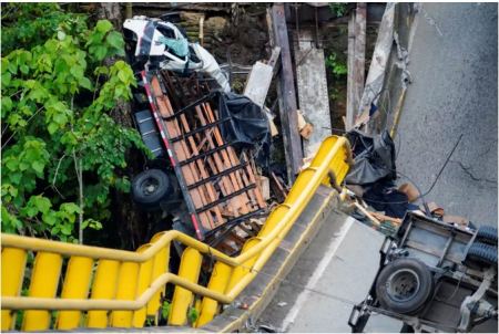Κολομβία: Κατέρρευσε γέφυρα – Νεκροί δυο αστυνομικοί