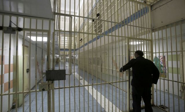 Μαχαίρωσαν κρατούμενο μέχρι θανάτου στις φυλακές Τρικάλων