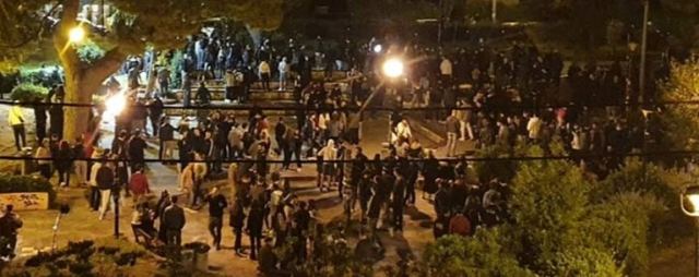 Τα πρώτα έκτροπα: Ανησυχία μετά το υπαίθριο πάρτι 300 ατόμων στην Αγία Παρασκευή - Πόλεμος με την αστυνομία