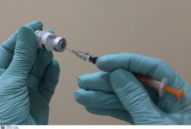 Κορωνοϊός: «Σπαστά» ανά πενταετία θα «ανοίξουν» όλα τα εμβόλια για τους 30-44 ετών! Ποιοι θα προηγηθούν