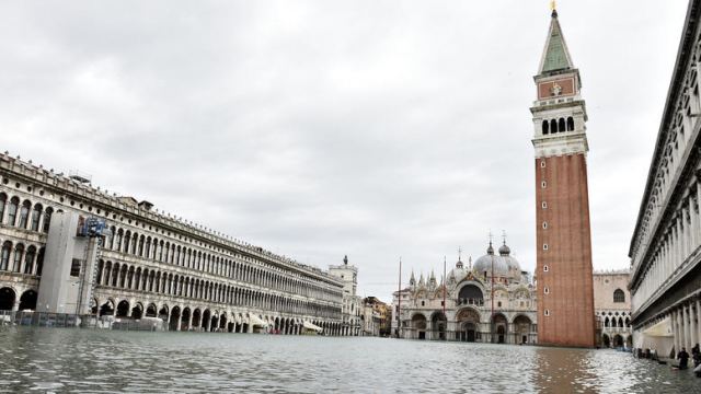 Βενετία: Έκλεισε η πλατεία του Αγίου Μάρκου από νέα πλημμύρα