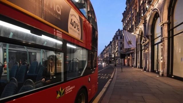 Βρετανία: «Βασιλεύει» ο τρόμος στα λεωφορεία - Είκοσι οδηγοί έχασαν τη ζωή τους από τον κορωνοϊό