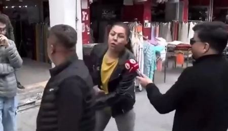 Viral: Τουρκάλα έριξε... φάπα στο σύζυγό της γιατί είπε ότι θα ψηφίσει Ερντογάν (ΒΙΝΤΕΟ)