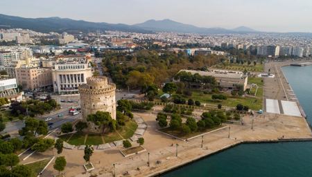 Θεσσαλονίκη: Άνδρας με κινητικά προβλήματα βρέθηκε νεκρός στο Θερμαϊκό - Έπεσε στη θάλασσα με το αμαξίδιο