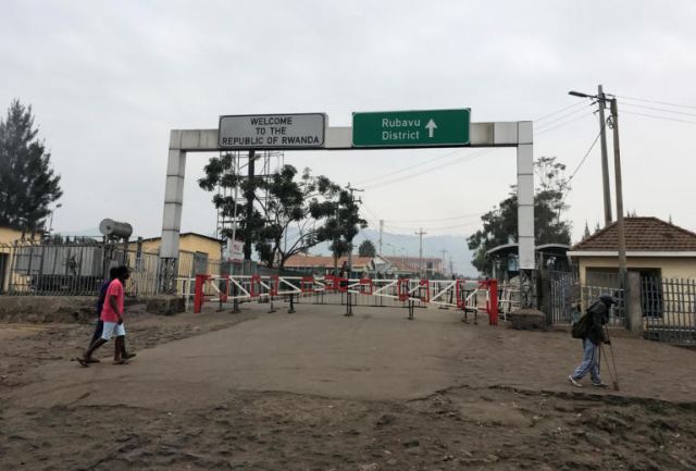 Έμπολα: Η Ρουάντα έκλεισε τα σύνορα με το Κονγκό λόγω της επιδημίας
