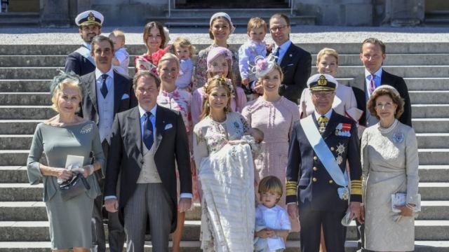 Δύσκολοι καιροί για... μικρούς πρίγκιπες: Ο βασιλιάς της Σουηδίας αφαίρεσε τον τίτλο από 5 εγγόνια του