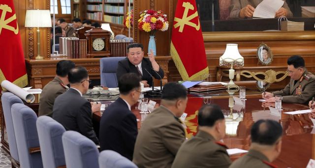 Β. Κορέα: Ο Κιμ «καρατόμησε» τον αρχηγό του επιτελείου των ενόπλων δυνάμεων