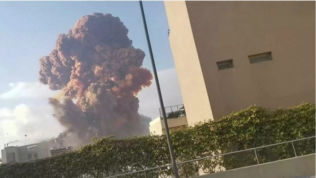 Τρομερή έκρηξη στη Βηρυτό: Ακούστηκε μέχρι την Κύπρο! (pics, video)