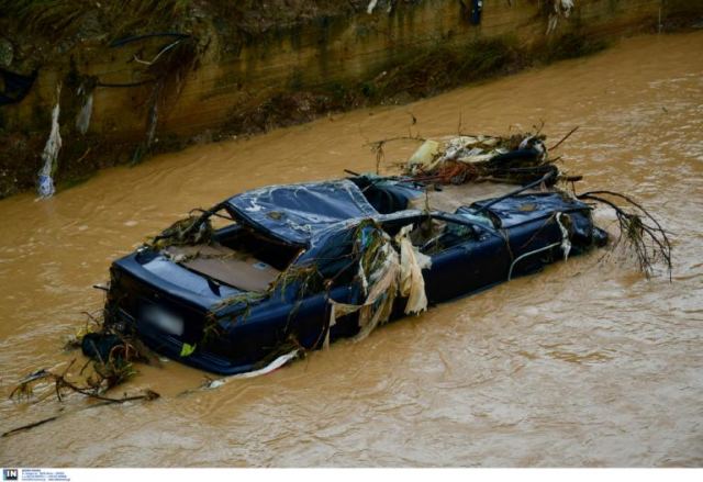 Ημαθία: Θρίλερ με αγνοούμενο οδηγό! “Είδα το αυτοκίνητο να παρασύρεται από νερά στο ποτάμι” [video]