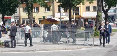 Σλοβακία: Κρίσιμες οι επόμενες ώρες για τον πρωθυπουργό - «Πυροβολήθηκε αρκετές φορές»