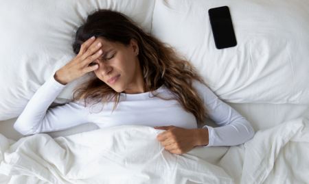 Η έλλειψη ύπνου υπονομεύει τη θετική μας διάθεση