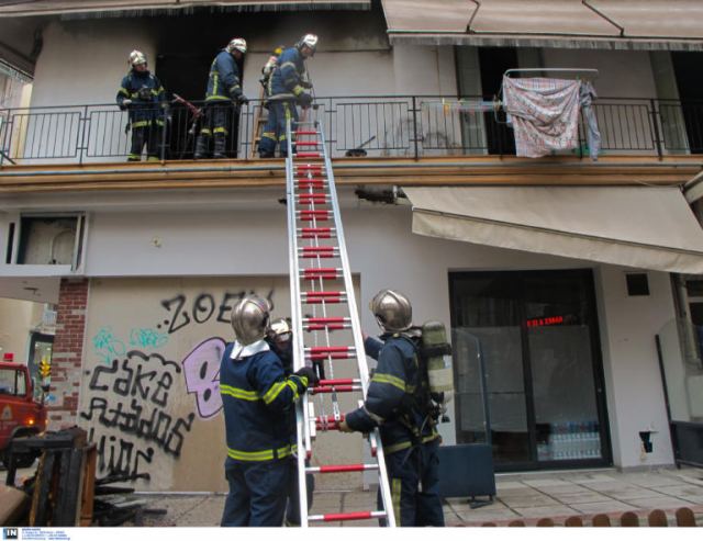 Θεσσαλονίκη: Έβαλε φωτιά στην πολυκατοικία για ένα χρέος των 50 ευρώ