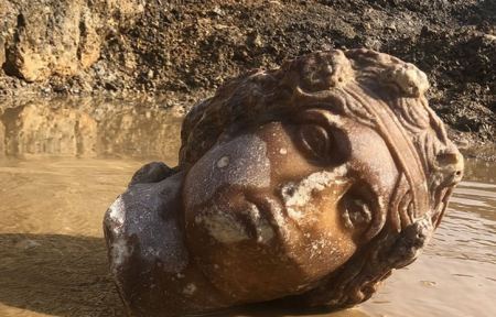Αρχαιολόγοι ανακάλυψαν κεφάλια από αγάλματα θεών της Αρχαίας Ελλάδας
