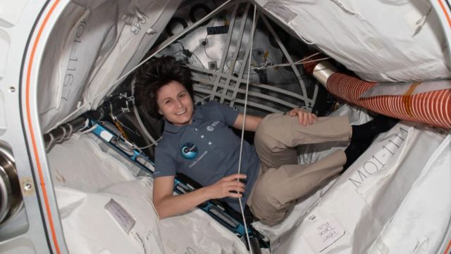 Γράφτηκε ιστορία: Η «AstroSamantha» στο «τιμόνι» του Διεθνή Διαστημικού Σταθμού