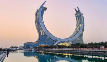 Katara Towers: Τα πολυτελή ξενοδοχεία σε σχήμα δύο γιγαντιαίων σπαθιών