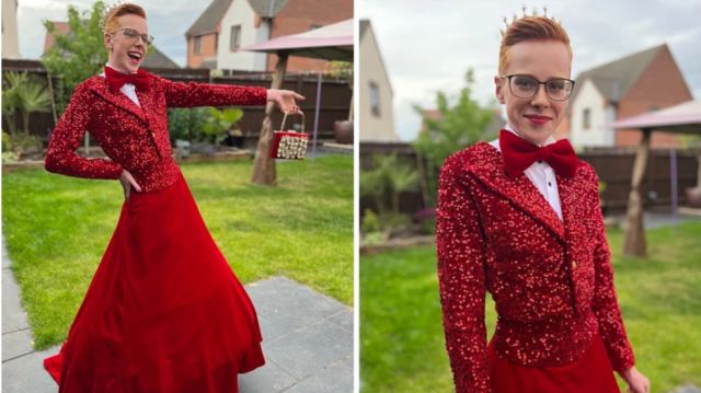 Ο 16χρονος που πήγε με μια εντυπωσιακή κόκκινη φούστα στον χορό αποφοίτησης και η περήφανη μαμά του
