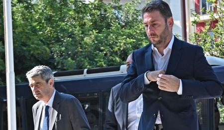 Ο Ανδρουλάκης θα κληθεί από το νέο αρχηγό της ΕΥΠ να ενημερωθεί για την παρακολούθησή του