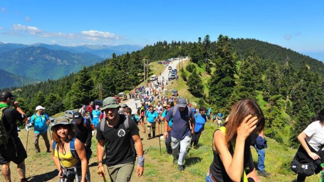 Οίτη: Πλήθος κόσμου στην πορεία αλληλεγγύης για τη διάσωση του βουνού (BINTEO-ΦΩΤΟ)