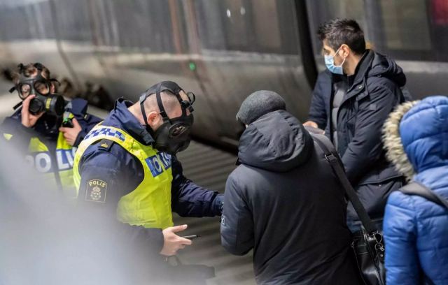 Σουηδία: Χρήση μάσκας ζητά η κυβέρνηση μετά το ρεκόρ θανάτων από κορονοϊό