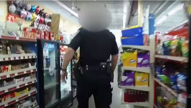 ΗΠΑ: Αστυνομικός κυνήγησε και σκότωσε μαύρο άνδρα μέσα σε σούπερ μάρκετ