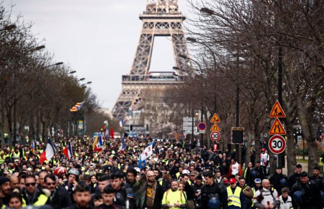 Κίτρινα γιλέκα: Νέες διαδηλώσεις και επεισόδια στο Παρίσι [pics]