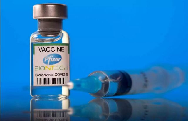 Εμβόλιο Pfizer στους 16+ συστήνει το CDC – Πιο κοντά ο υποχρεωτικός εμβολιασμός στις ΗΠΑ