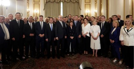 Στις 11 το πρώτο υπουργικό - Ο Μητσοτάκης θα μοιράσει τους μπλε φακέλους με τους στόχους κάθε υπουργείου