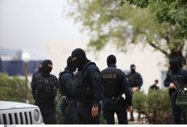 Πολυτεχνειούπολη: Διακίνηση ναρκωτικών μπροστά σε φύλακες και προσκλητήρια σε Αλβανούς κακοποιούς