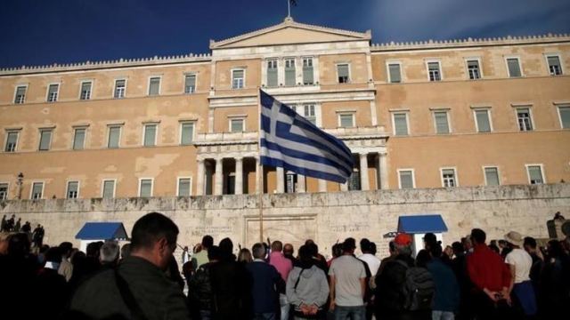 FAZ: Η κρίση έκανε τους Έλληνες πραγματιστές