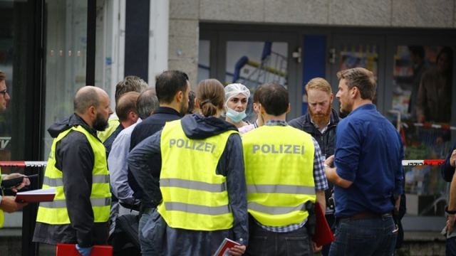 Αυτοκίνητο έπεσε σε εμπορικό κέντρο στο Αμβούργο - Τουλάχιστον εννέα τραυματίες